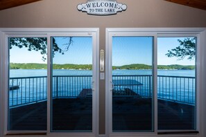 Casa, várias camas, varanda (22 Little Sunrise Ln) | Vista do quarto