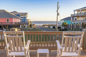 Property grounds - Beach Front - Hot Tub - Game Room - Large Ocean View Porch - Sleeps 17 (Bolivar Peninsula)