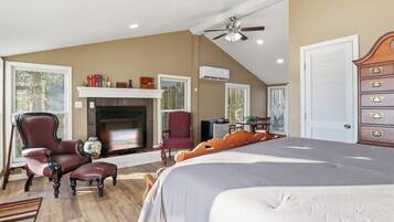 House, Multiple Beds, Patio (2183 Carlson Ct) | 6 bedrooms, bed sheets
