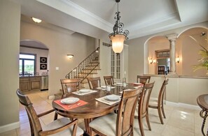 House, Multiple Beds, Pool Access, Pool View (255 Waterford) - Lakeside Luxury With Breathtaking Views (Sunrise Beach)