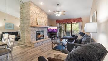 Condo, Multiple Beds, Patio (611 Lazy Days T12) | Living area