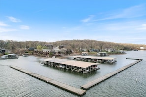 Marina - Lakefront Condo Near Margaritaville (Osage Beach)