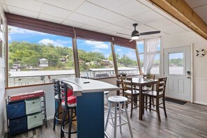 House, Multiple Beds, Patio (31511 Ontario Road) - Cozy Lake House With Dock (Rocky Mount)