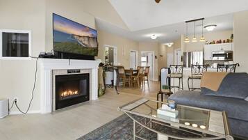 Condo, Multiple Beds, Patio (275 Flynn Road 406 ) | Living area