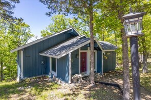 Exterior - Margaritaville Family House Next to Pool (Osage Beach)