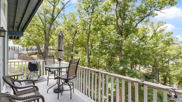 House, Multiple Beds, Patio, Pool View (147 Walkers Cay Dr) | Outdoor dining