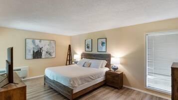 Talo, useita sänkyjä, patio, näköala uima-altaalle (147 Walkers Cay Dr)