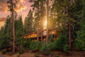 Exterior - Castle of the Pines (Arnold)