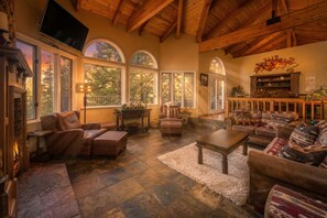 Living area - Castle of the Pines (Arnold)