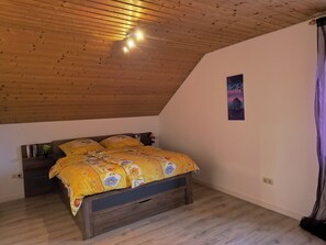 Room - Quiet and charming apartment approx. 10km from the lake (Dießen am Ammersee)