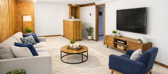 Modern Basement Apartment / Private and Comfortable