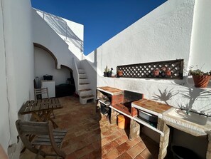 Outdoor dining - Casa do Levante - Old with Soul Downtown Olhão (Olhão)