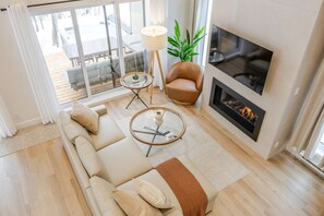 TV, fireplace, offices - ØM de Portneuf  Spa prive  Chalet moderne  Nature (Pont-Rouge)