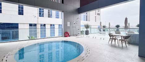 Utendørsbasseng