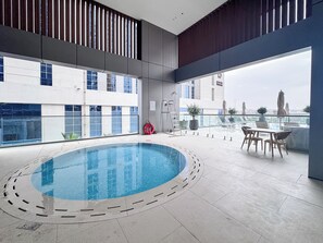 Outdoor pool - PVH - Royal Regency - Modern Studio (Dubai)