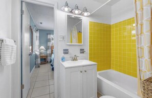 Shower, hair dryer, towels, shampoo - Happy Manatee - 3 bed/2 bath 1/2 duplex home waterfront with 37 ft dockage in Key Colony Beach, with Cabana Club private membership (Key Colony Beach)