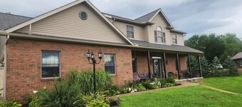 Berlin Hilltop Haven – Amish Country retreat with pickleball & family fun!