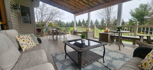 Berlin Hilltop Haven – Amish Country retreat with pickleball & family fun!