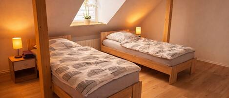 4 bedrooms, free WiFi, bed sheets
