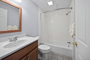 Studio | Bathroom | Combined shower/tub, hair dryer, towels, toilet paper - Ocean Club at Atlantic Beach  (Westerly)