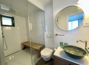 Shower, hair dryer, towels, soap - Opatija Studio Garden Oasis by the Beach ArtSpace (Opatija)