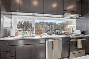 Fridge, microwave, oven, stovetop