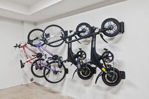 Fitness facility - Modern Hideaway with Private Terrace in Downtown (Anchorage)