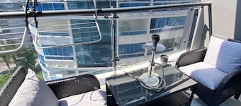 Cozy 1-bedroom apartment in peaceful Antalya with AC and gym access