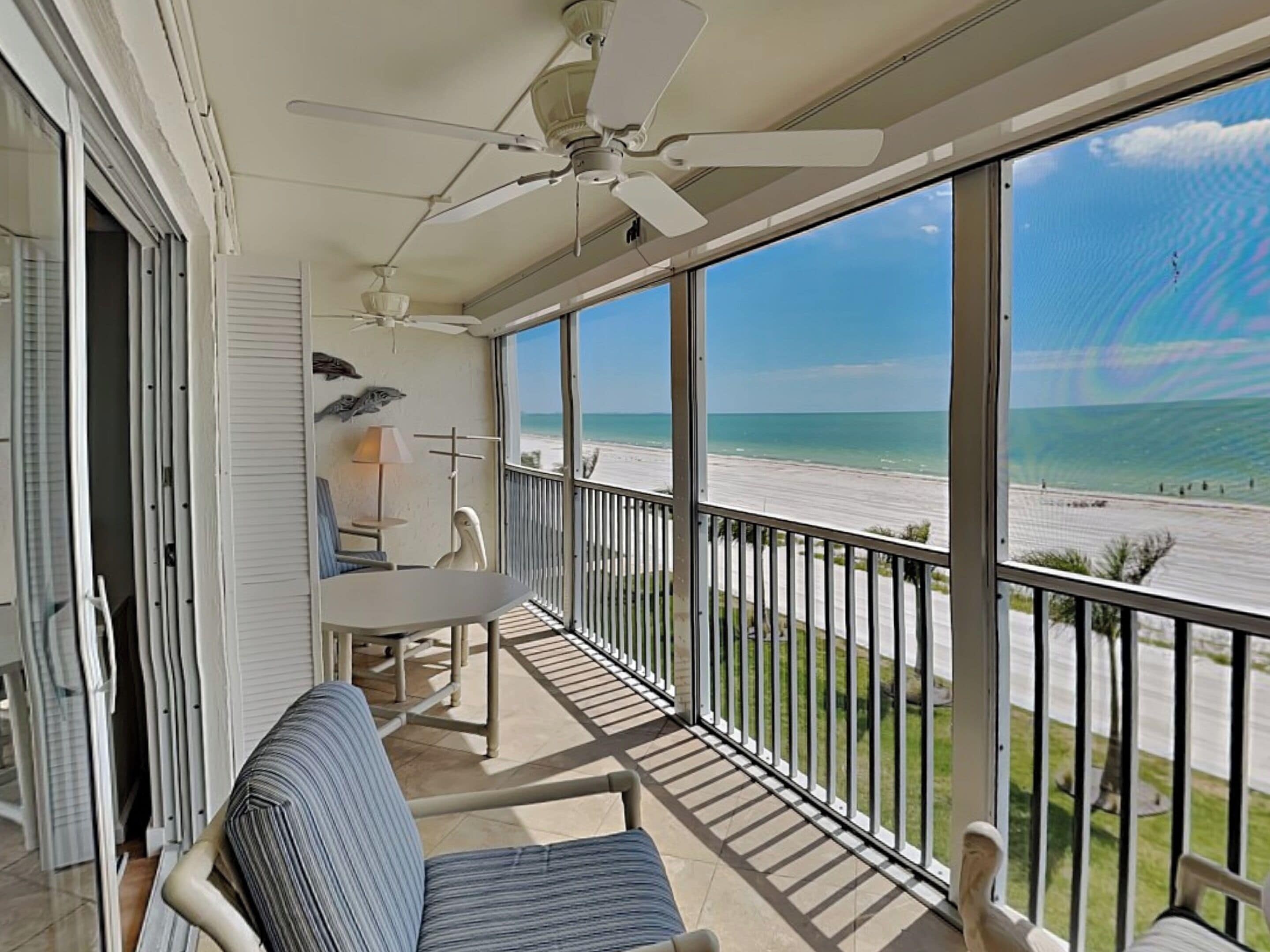 Condo (2 Bedrooms) | Front of property