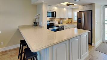 Condo (2 Bedrooms) | Property amenity