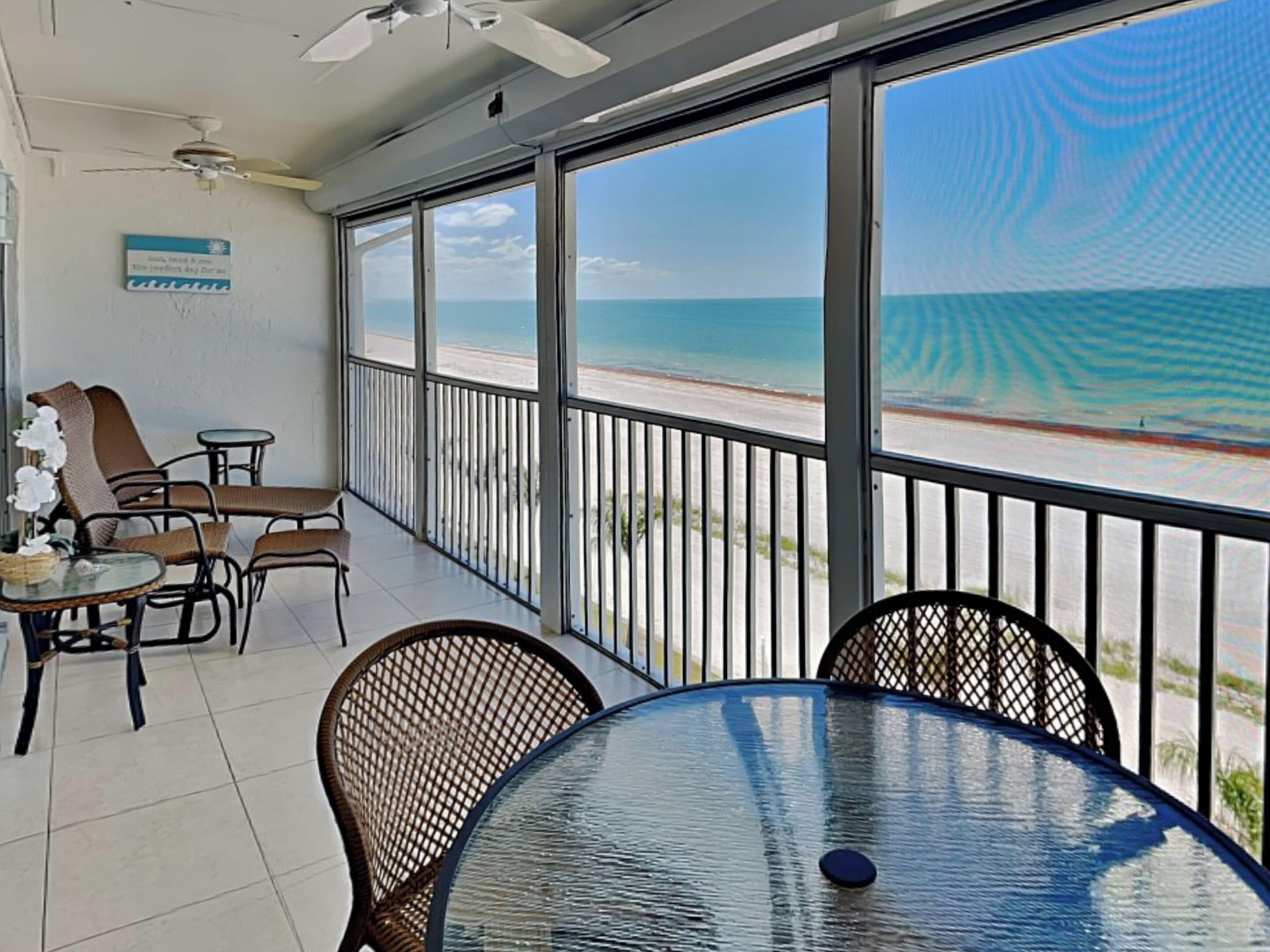 Condo (2 Bedrooms) | Front of property