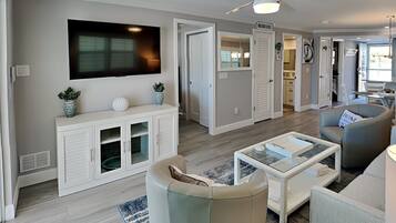 Condo (2 Bedrooms) | Property amenity