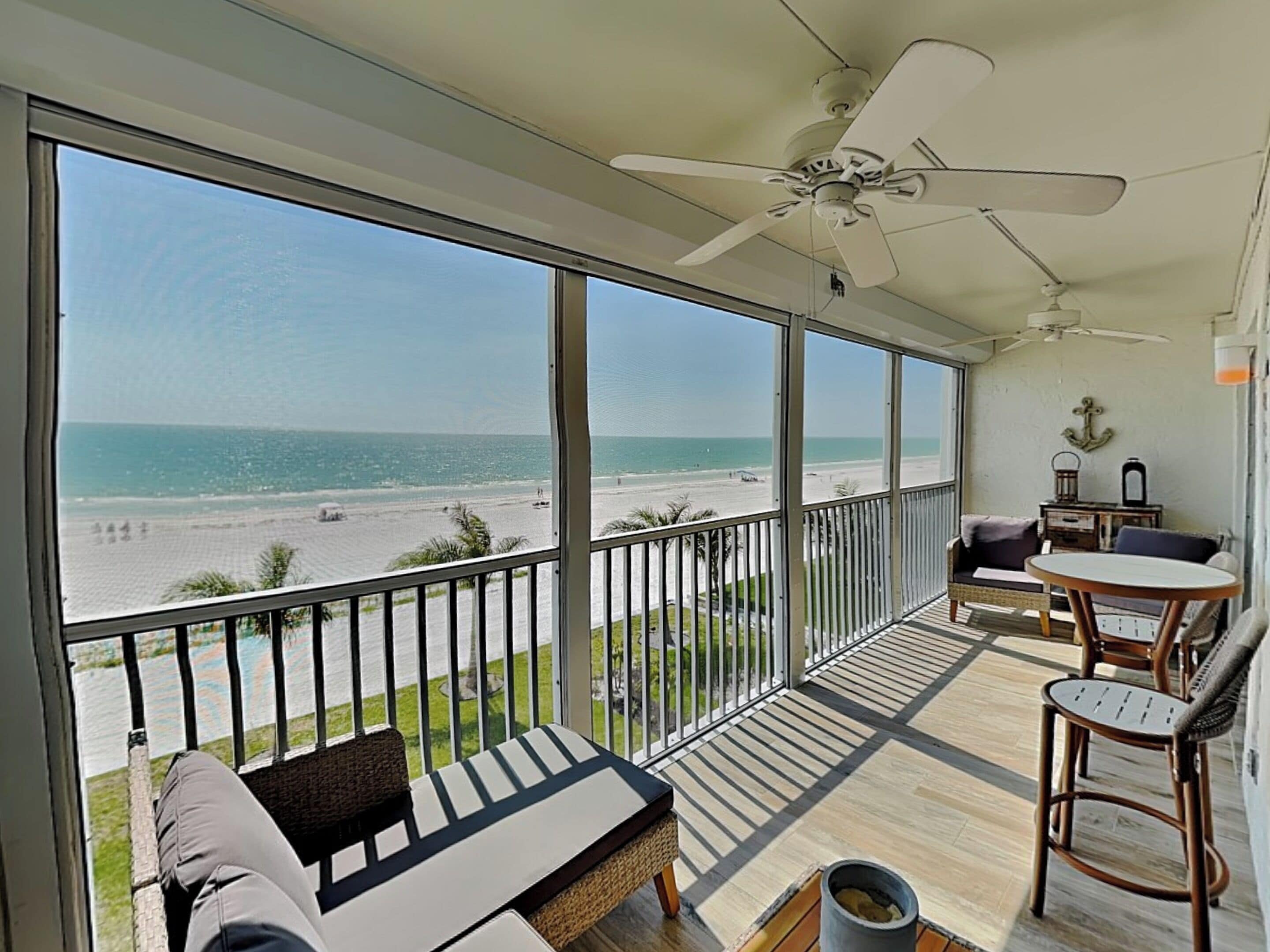 Condo (2 Bedrooms) | Front of property