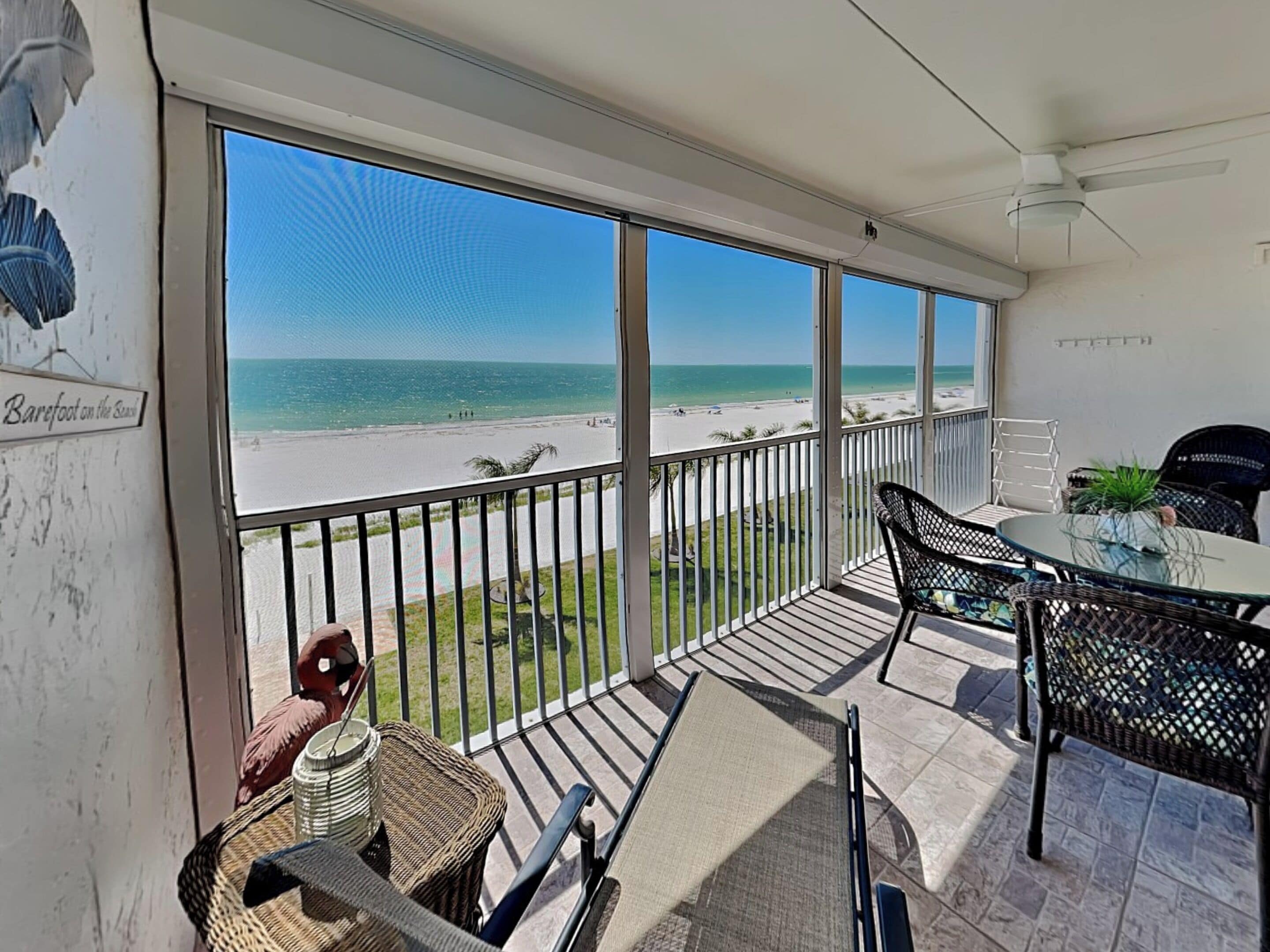 Condo (2 Bedrooms) | Front of property