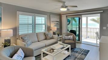 Condo (2 Bedrooms) | Property amenity