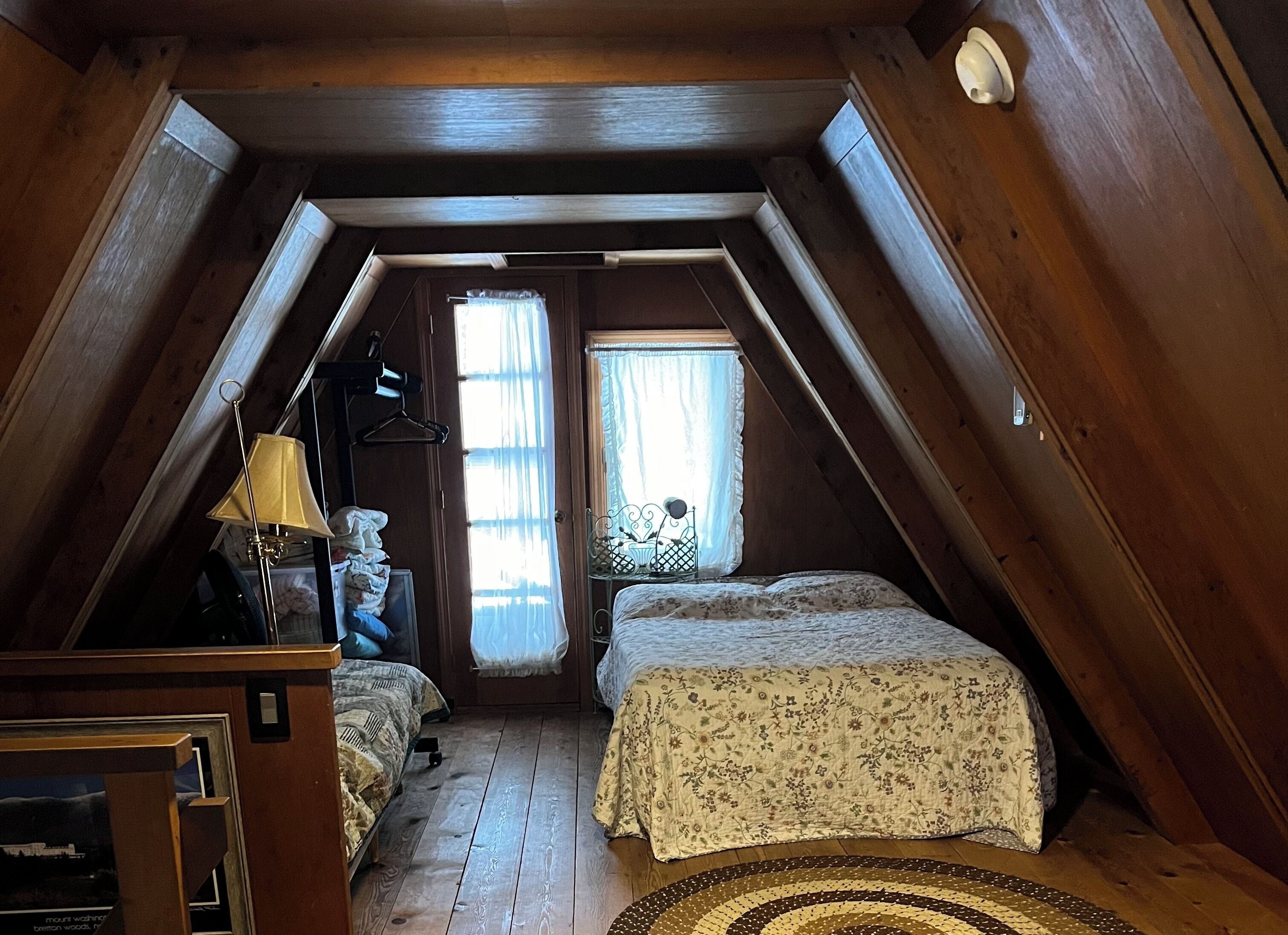 2 bedrooms, travel crib, free WiFi, bed sheets