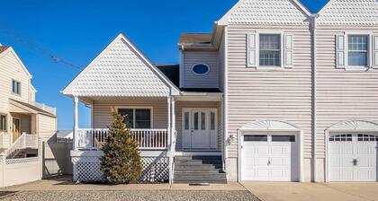 Gorgeous 4 Bedroom Townhome in Diamond Beach