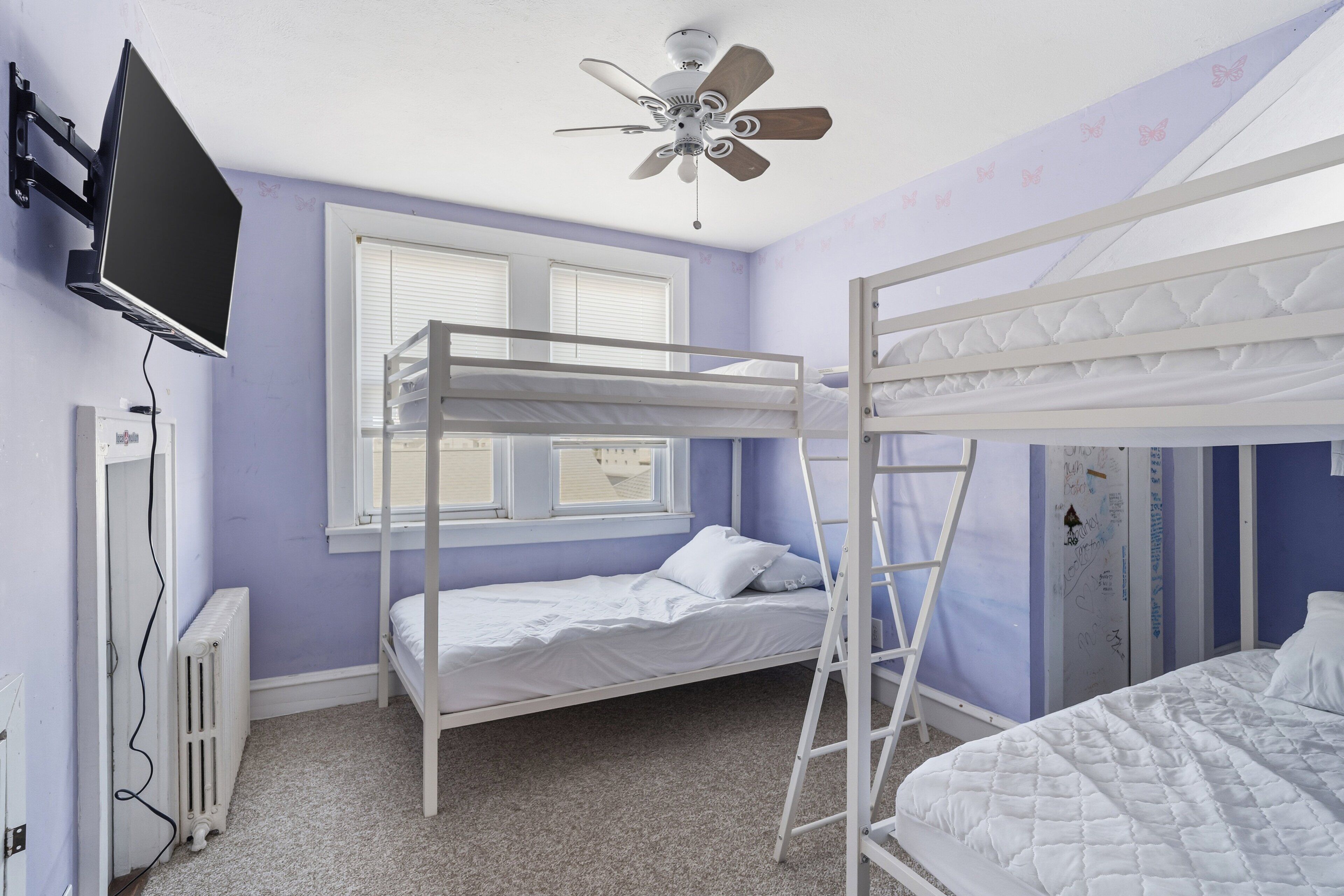 4 Schlafzimmer, Bügeleisen/Bügelbrett