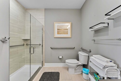 8609 Landis Ave, Condo 201