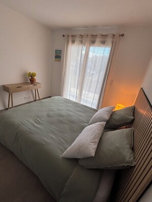 2 chambres, fer et planche à repasser, Wi-Fi gratuit, draps fournis