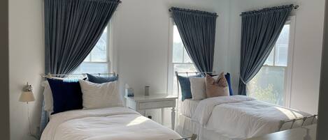 WiFi, bed sheets