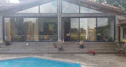 Large, quiet country house with terrace, swimming pool and wooded garden