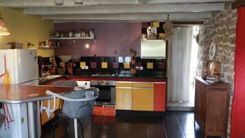 Réfrigérateur, four, plaque de cuisson, lave-vaisselle