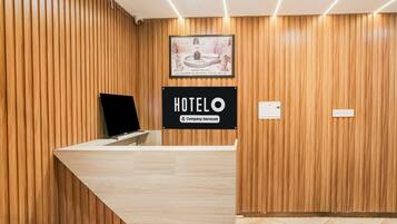 Hus | Reception