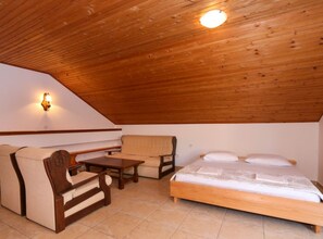 House (Three Bedroom Holiday Home with Sea V) | 5 bedrooms
