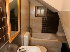 Ferienhaus (Three Bedroom Holiday Home with Sea V) | Badezimmer