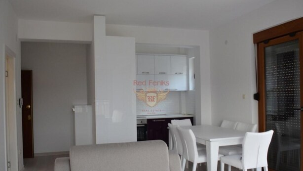 아파트 (One bedroom apartment near beach) | 거실