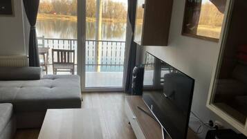 公寓 (One Bedroom Apartment with Balcony) | 客廳