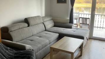 公寓 (One Bedroom Apartment with Balcony) | 客廳