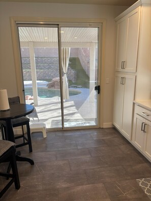 Interior - Pool home in Sunridge Park (Henderson)